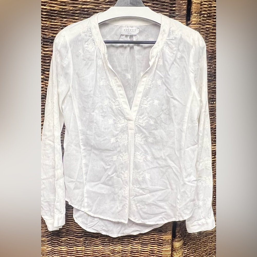 Velvet by Graham & Spencer White Long Sleeve Button Down Blouse- Small